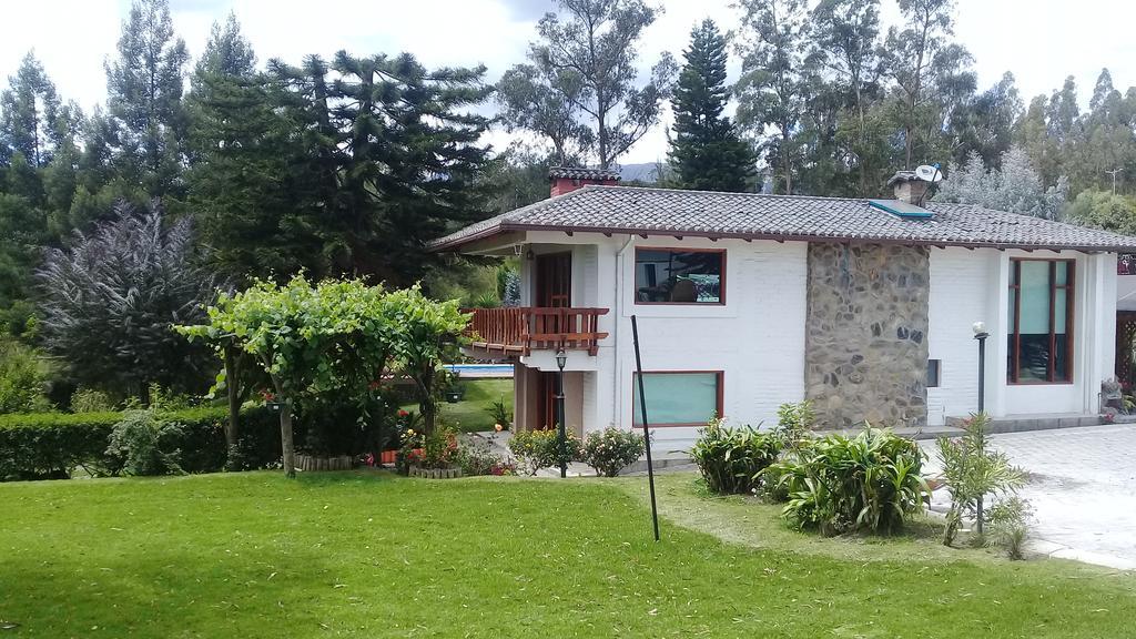 Hosteria Quinta Emilia Quito Exterior foto
